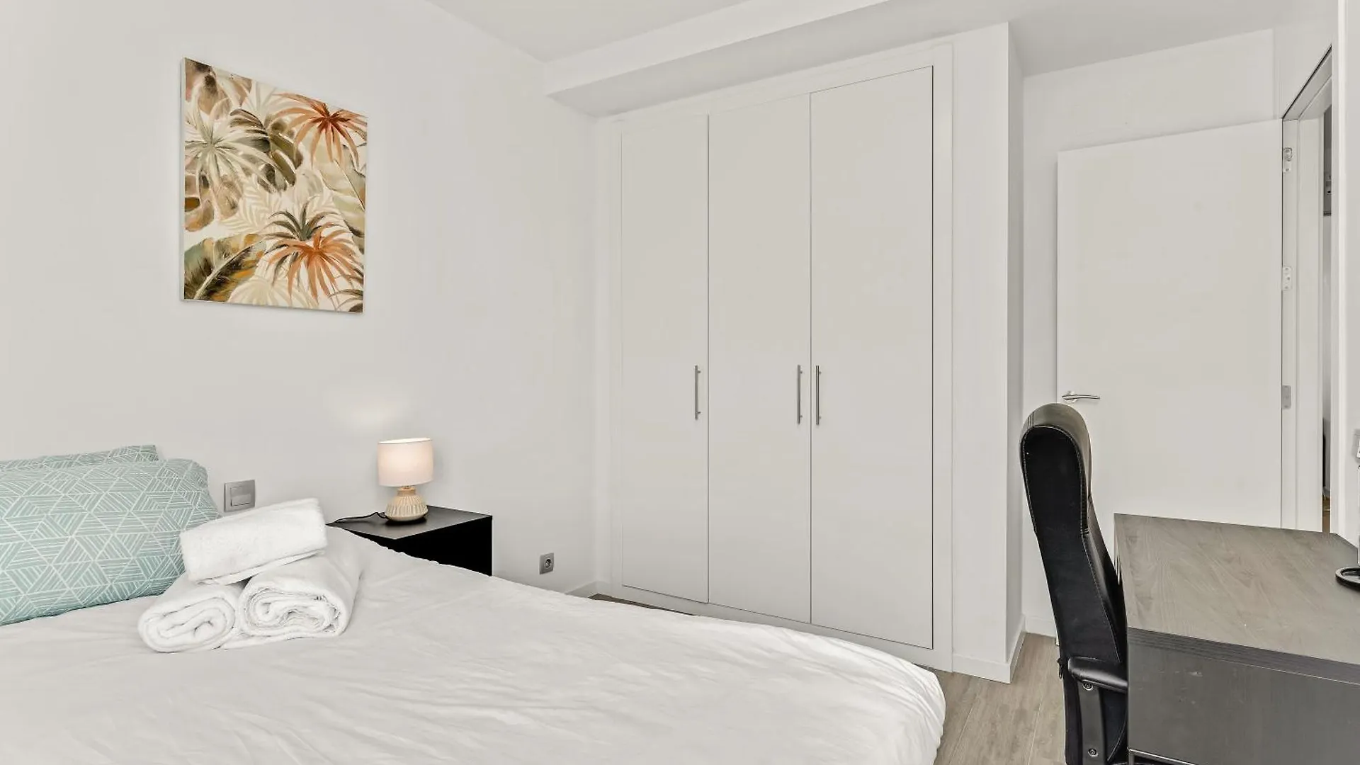 Modern 3 Bed Apt In Cancelada Estepona Spain